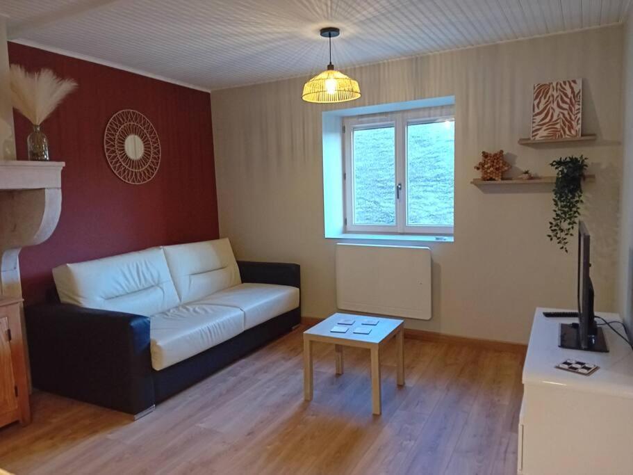 Petite Maison En Pierre Au Calme Avec Exterieur Montbellet Dış mekan fotoğraf
