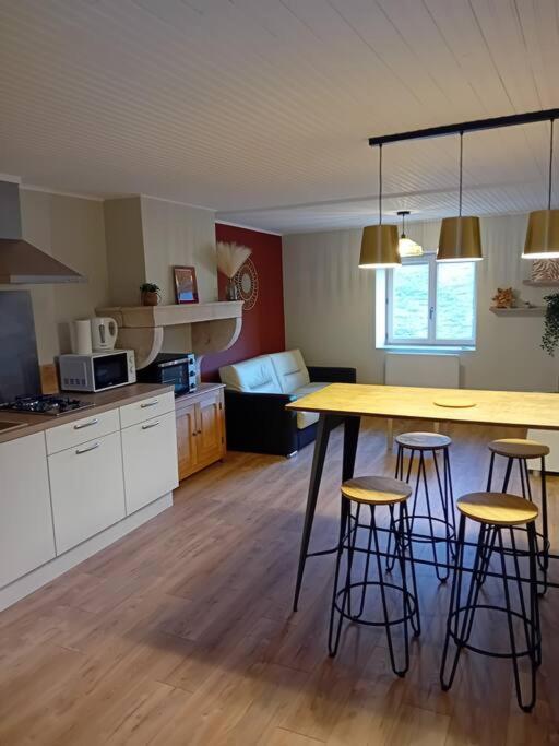 Petite Maison En Pierre Au Calme Avec Exterieur Montbellet Dış mekan fotoğraf