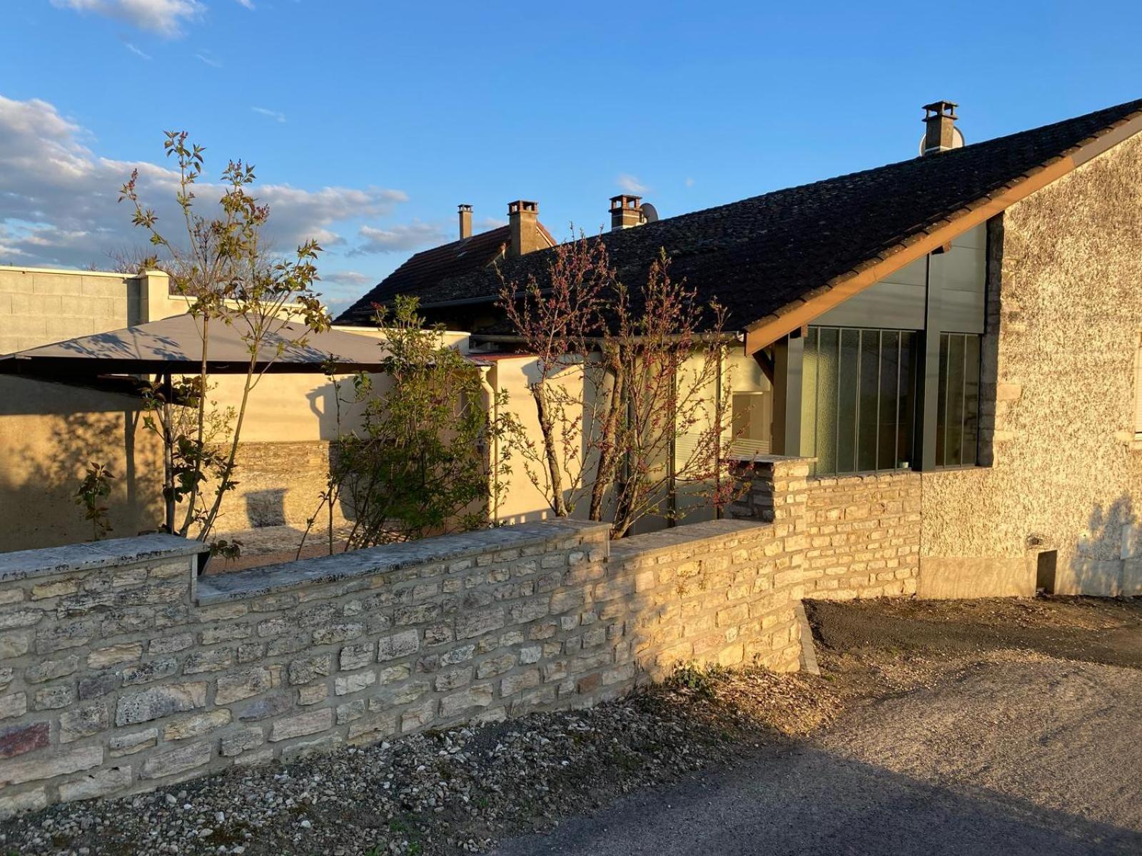 Petite Maison En Pierre Au Calme Avec Exterieur Montbellet Dış mekan fotoğraf